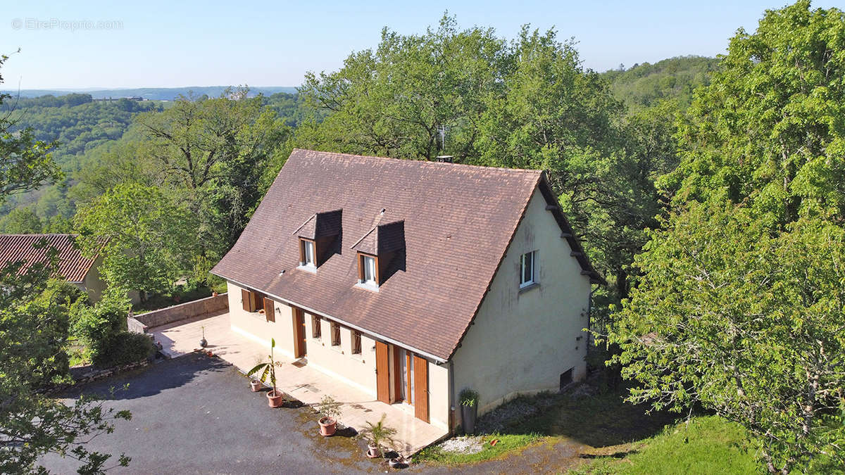 Maison à BEAUREGARD-DE-TERRASSON