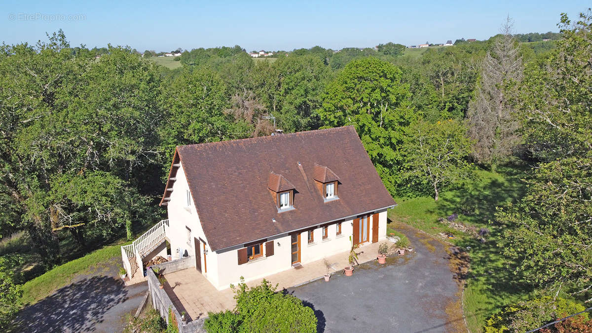 Maison à BEAUREGARD-DE-TERRASSON