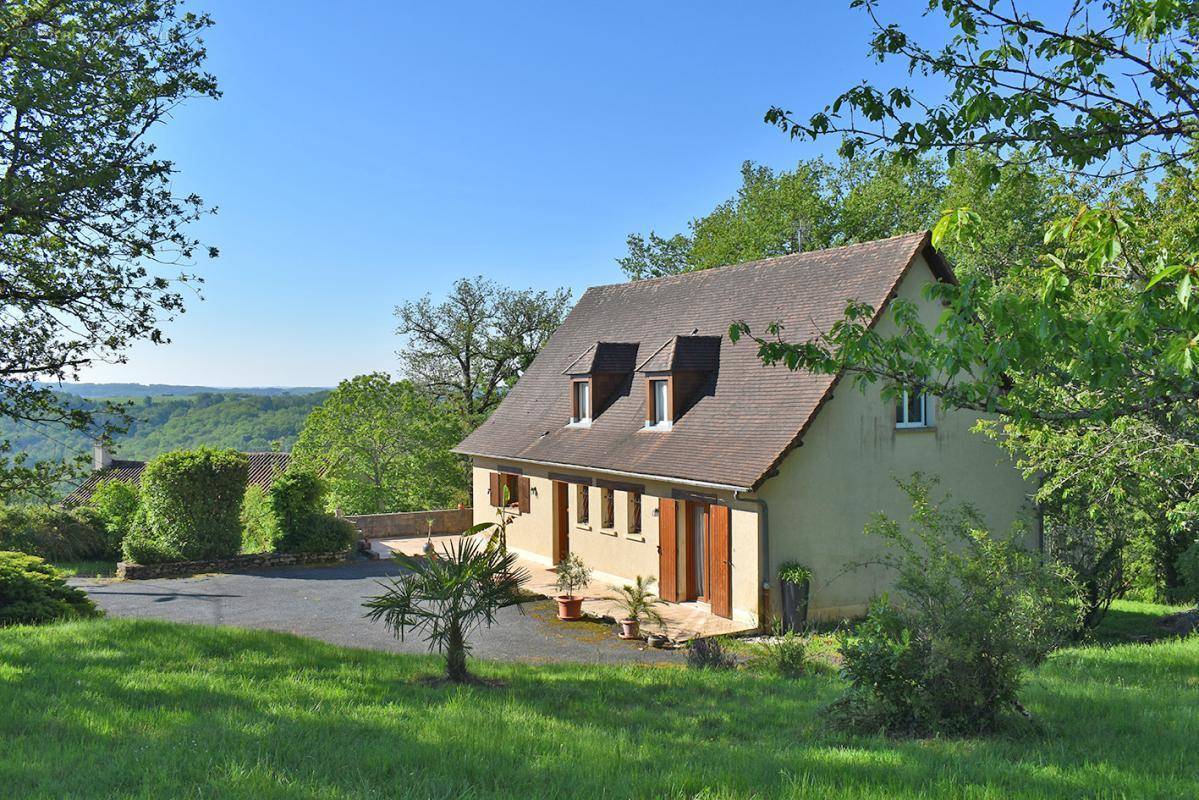 Maison à BEAUREGARD-DE-TERRASSON