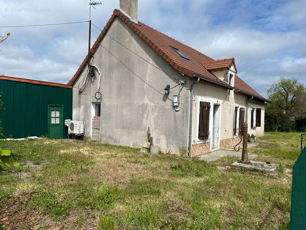 Maison à SAINT-MICHEL-EN-BRENNE