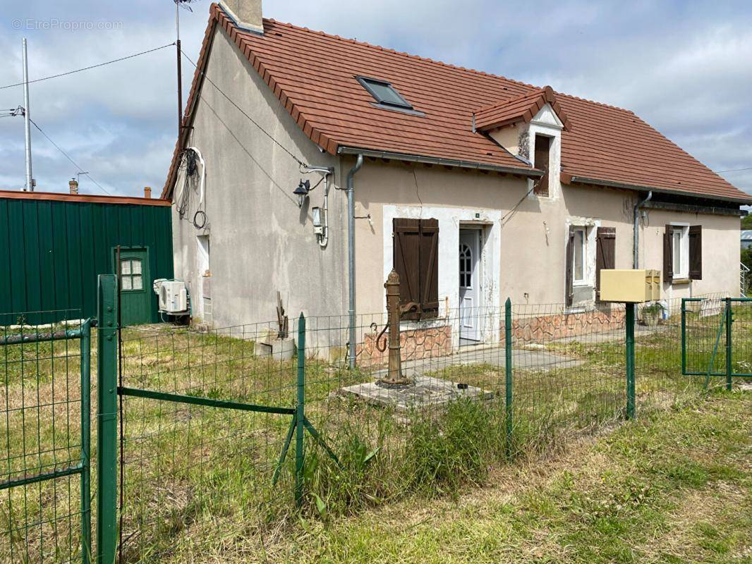 Maison à SAINT-MICHEL-EN-BRENNE