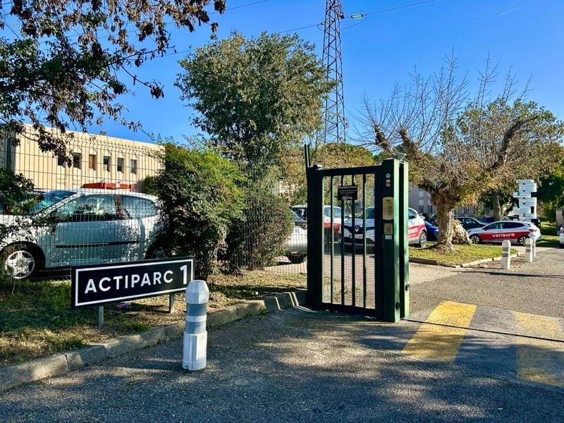 Parking à LA PENNE-SUR-HUVEAUNE