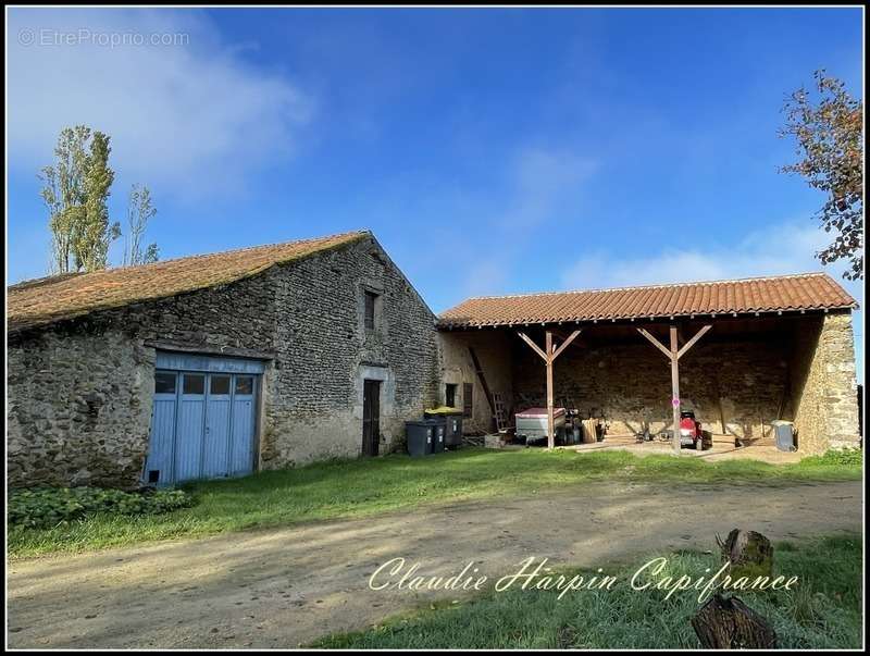 Maison à LA FERRIERE-EN-PARTHENAY