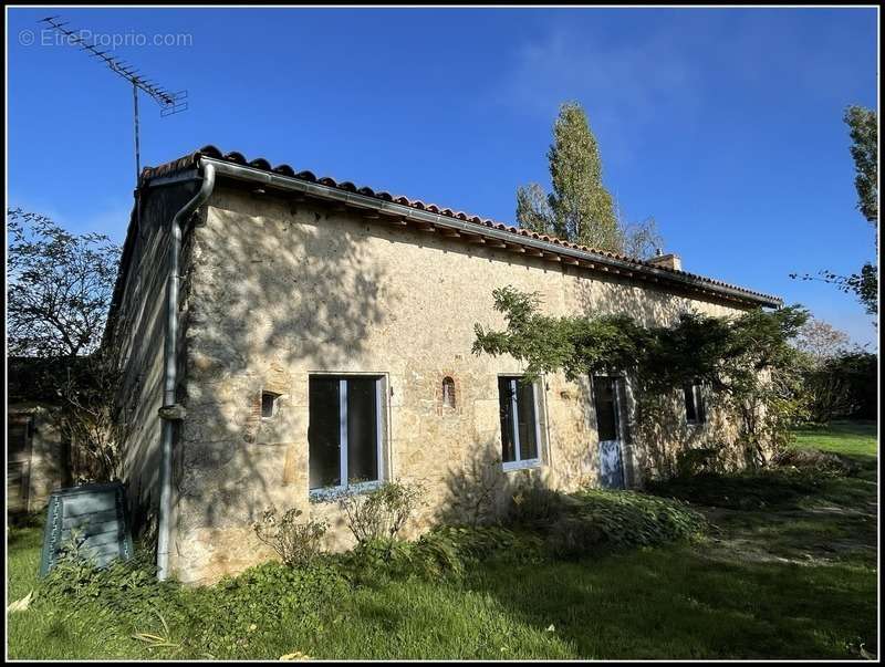 Maison à LA FERRIERE-EN-PARTHENAY