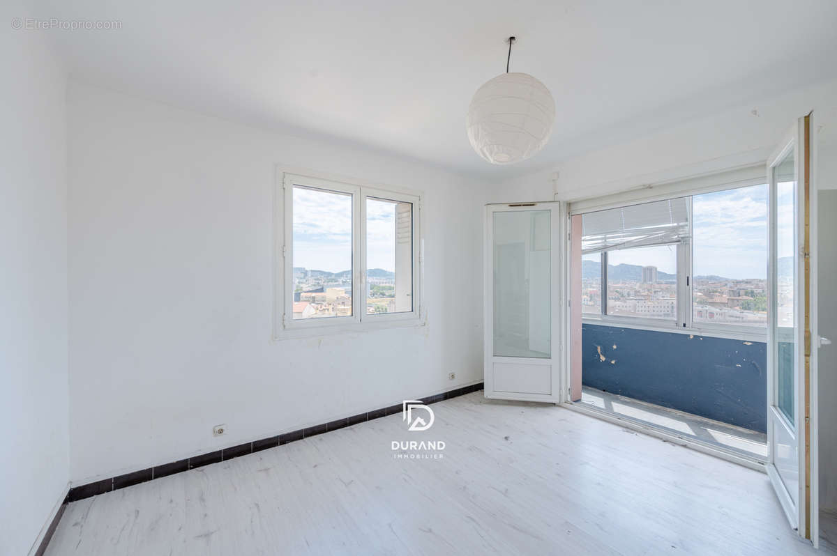 Appartement à MARSEILLE-5E