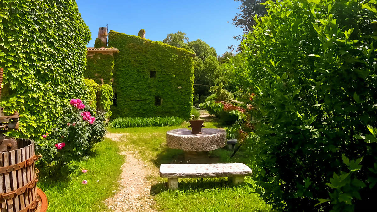 Maison à LE BROC