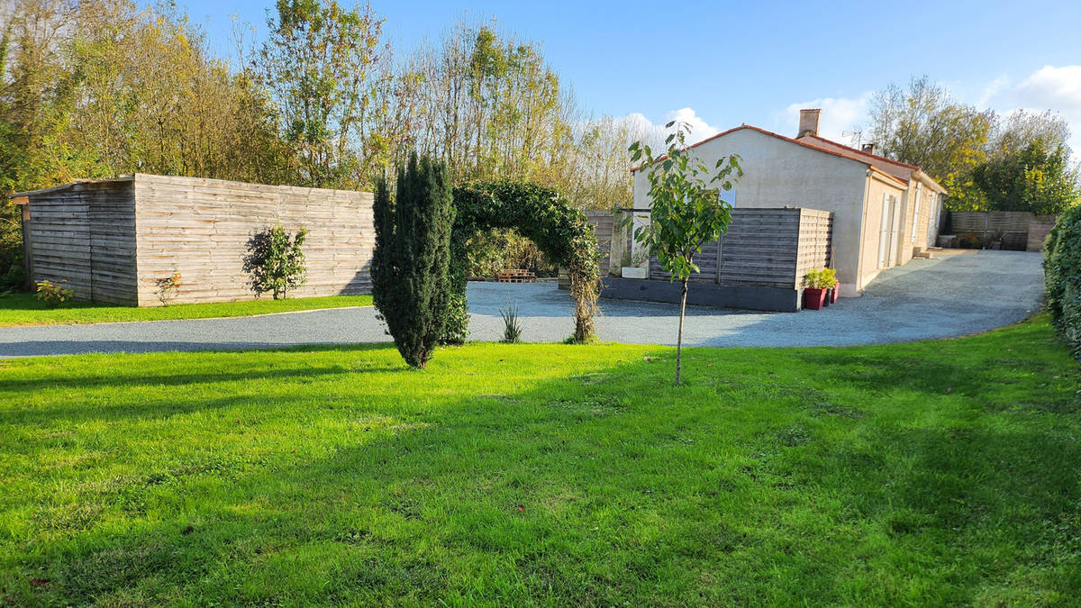 Maison à SAINTE-GEMME-LA-PLAINE