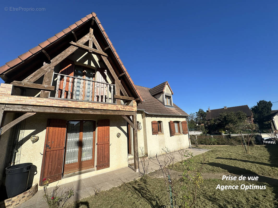 Maison à VILLENEUVE-LA-GUYARD