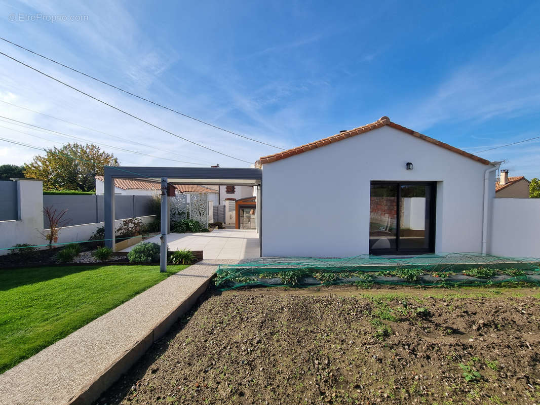 Maison à LES HERBIERS