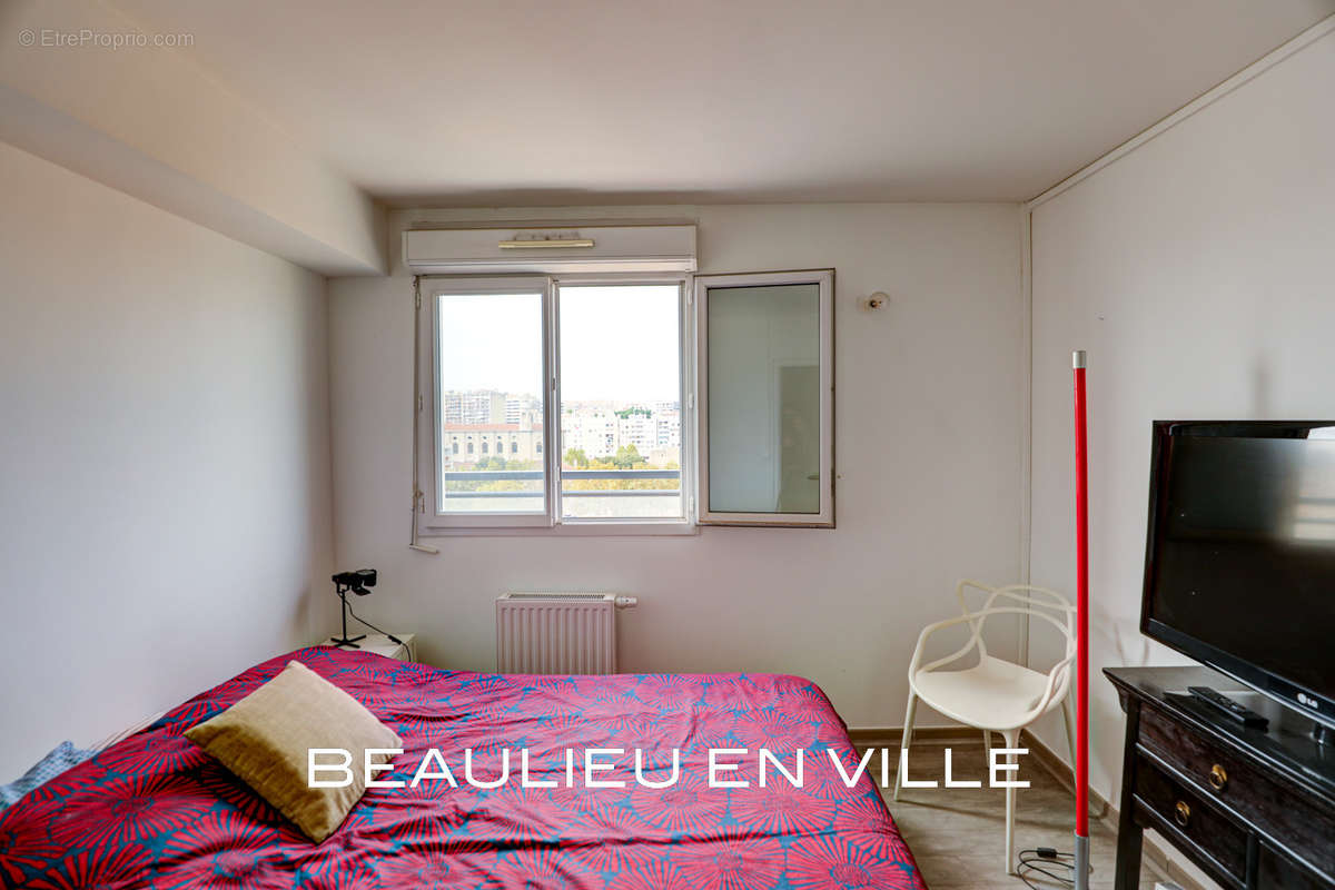 Appartement à MARSEILLE-4E