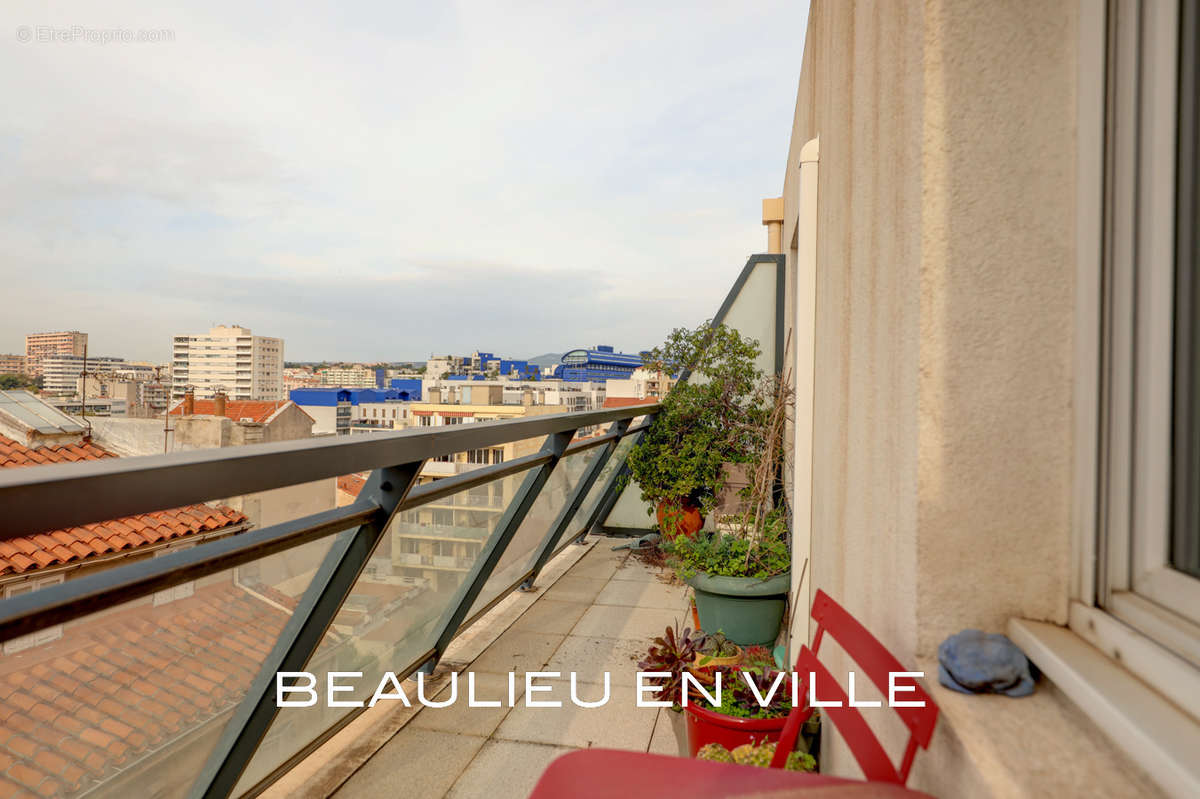 Appartement à MARSEILLE-4E