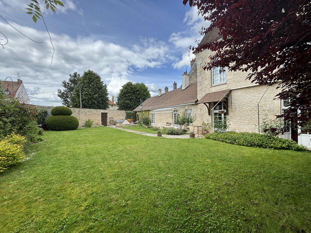 Maison à CHATILLON-SUR-SEINE