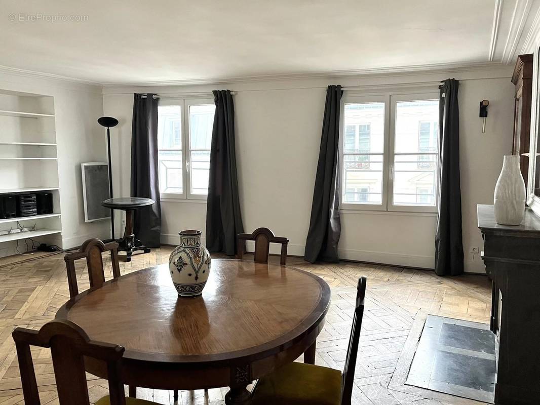 Appartement à PARIS-3E