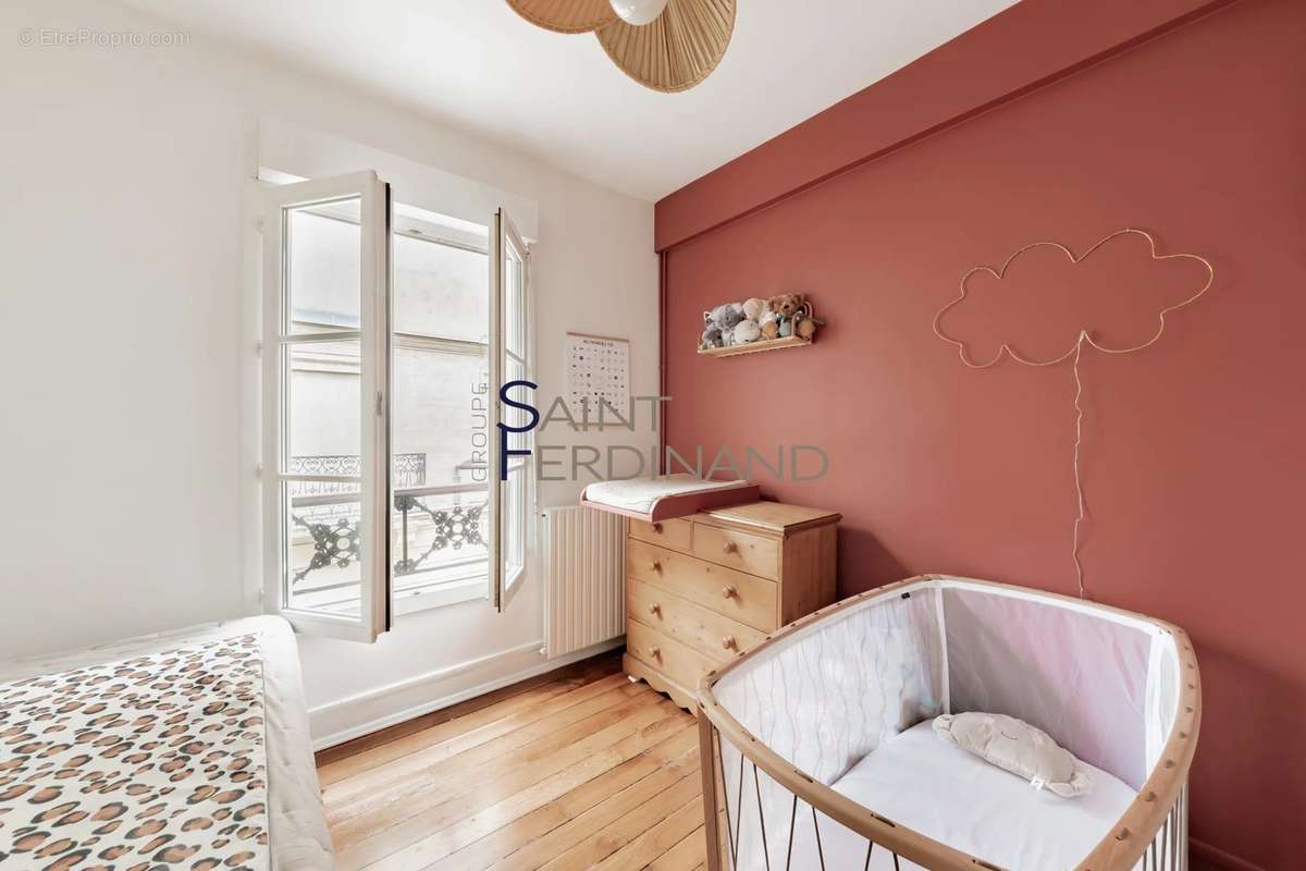 Appartement à PARIS-17E