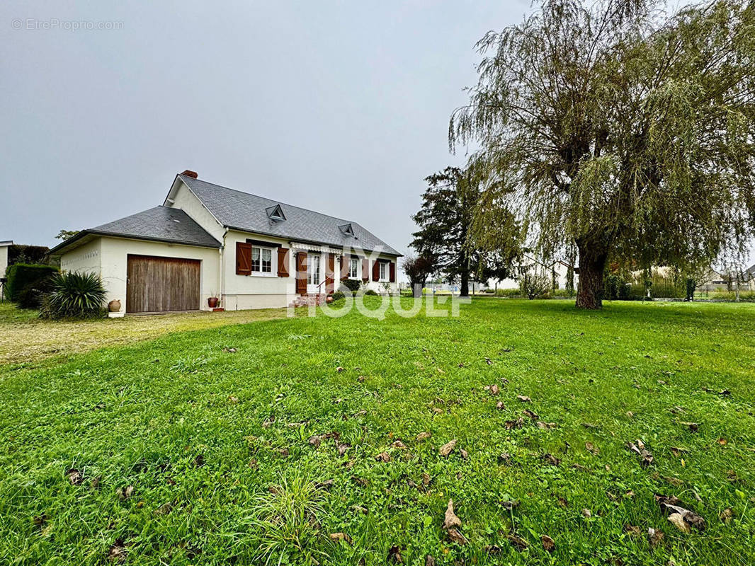 Maison à LOURY