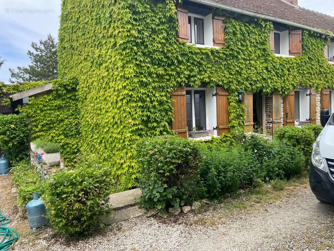 Maison à TREILLES-EN-GATINAIS