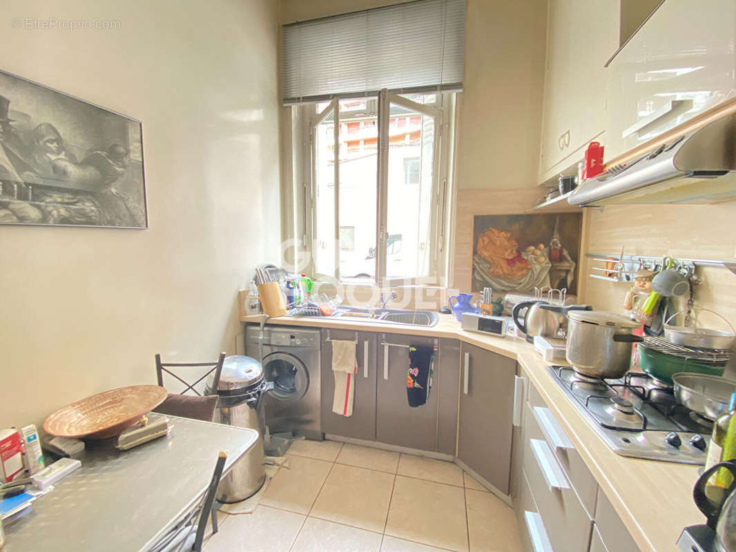 Appartement à PARIS-15E