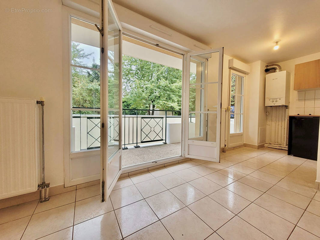 Appartement à VERRIERES-LE-BUISSON