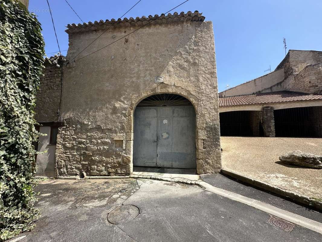 Maison à SAINT-GENIES-DE-FONTEDIT