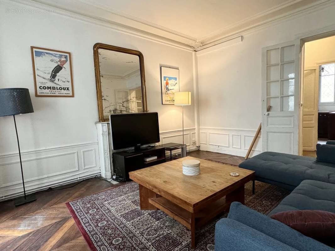 Appartement à PARIS-17E