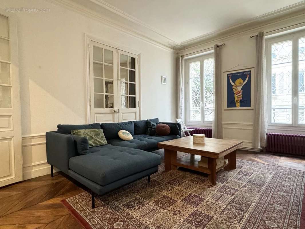 Appartement à PARIS-17E