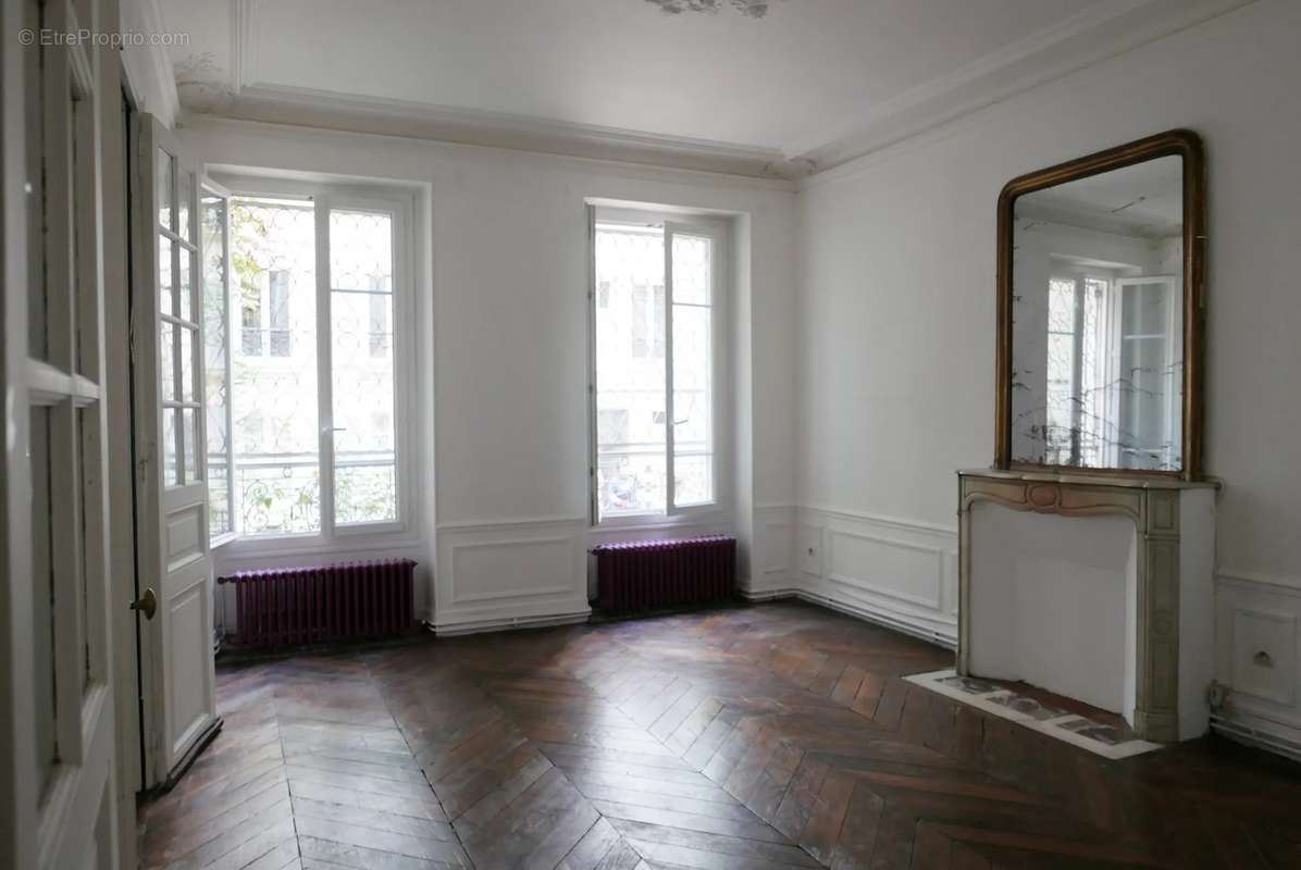 Appartement à PARIS-17E