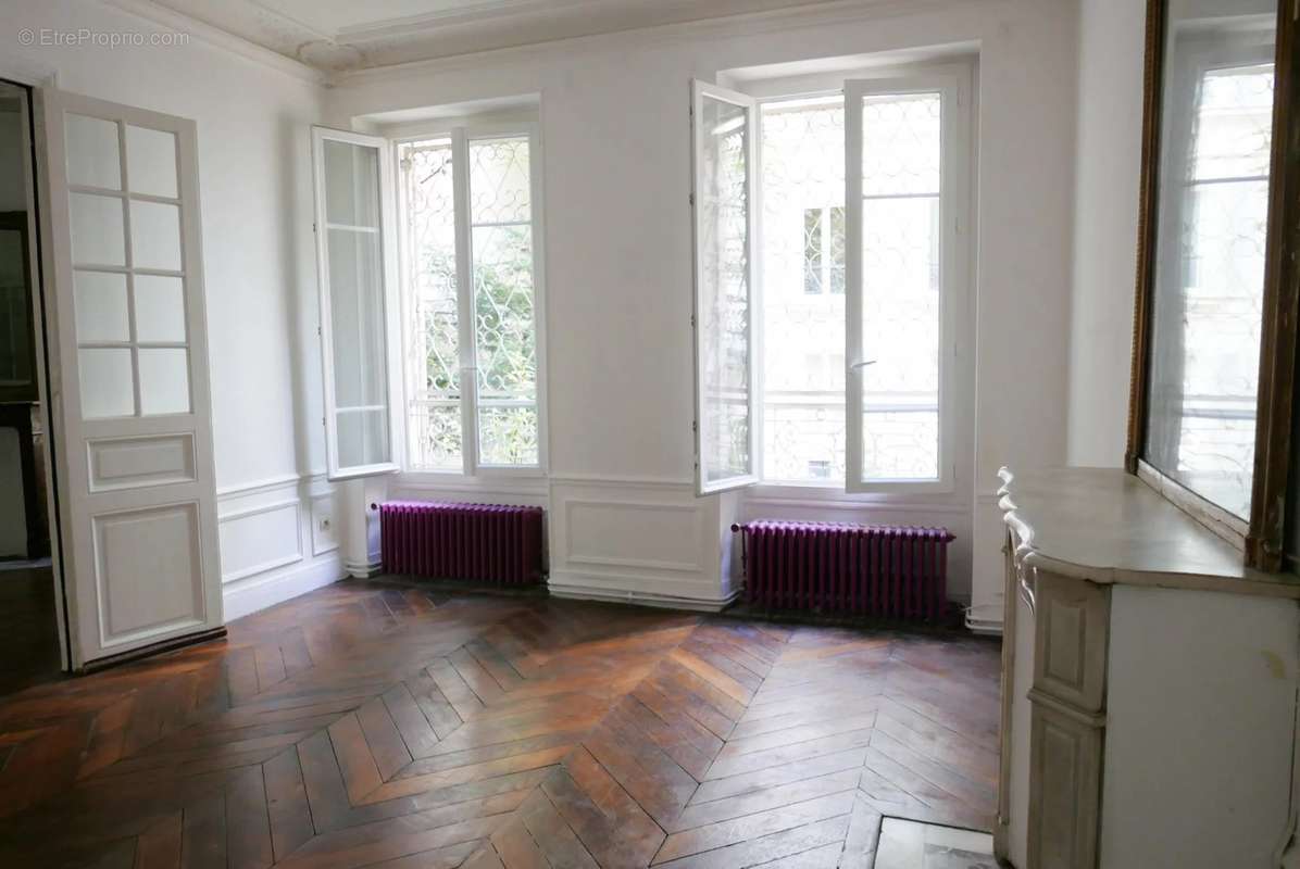 Appartement à PARIS-17E