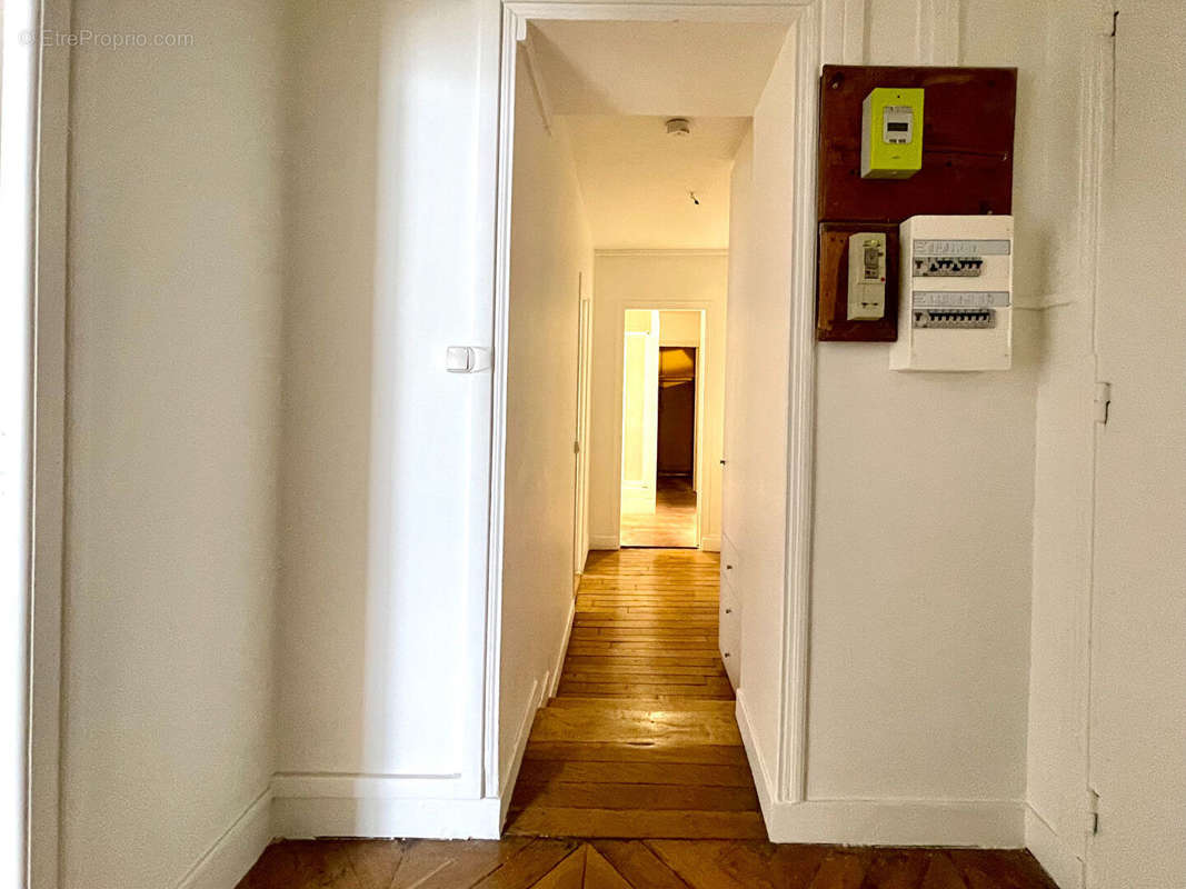 Appartement à PARIS-1E