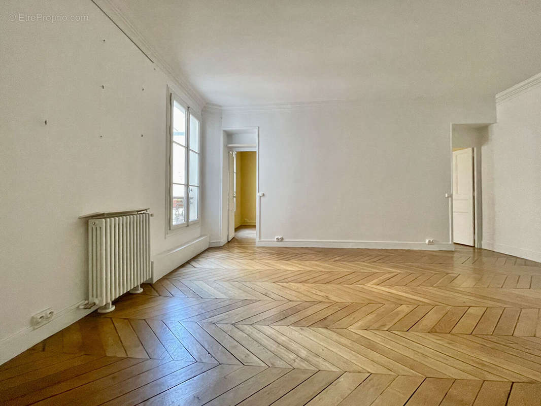 Appartement à PARIS-1E