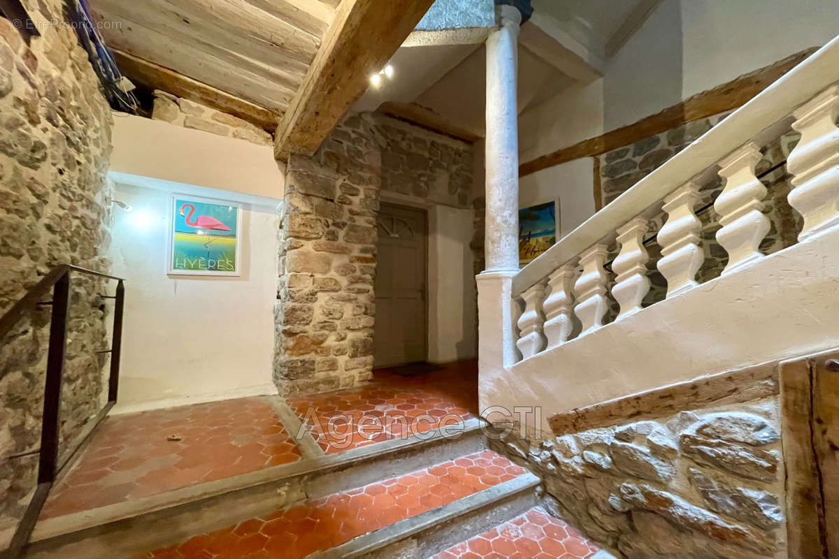 Appartement à HYERES