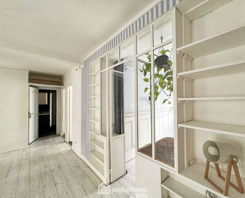 Jolie verrière vers chambre parentale - Appartement à MONTROUGE