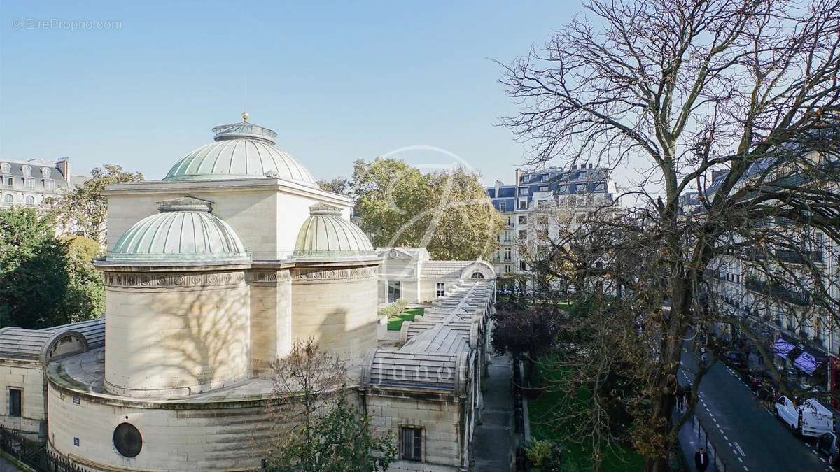 Appartement à PARIS-8E