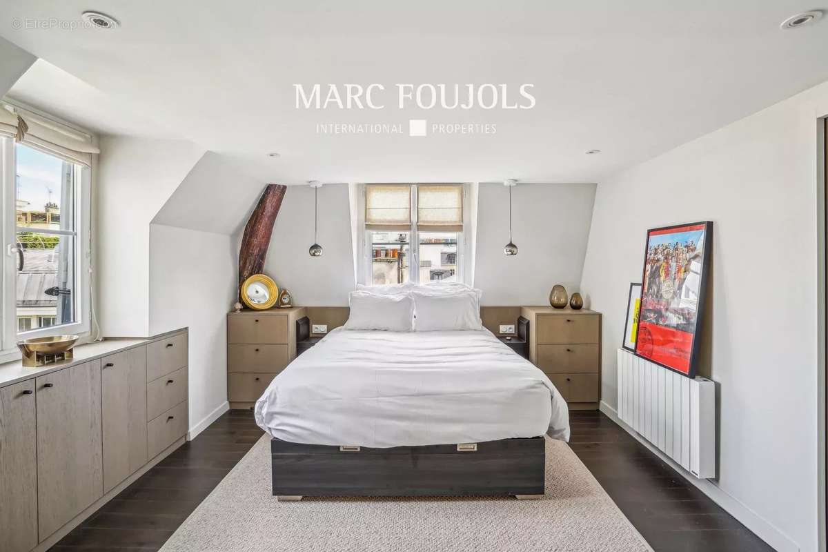 Appartement à PARIS-8E