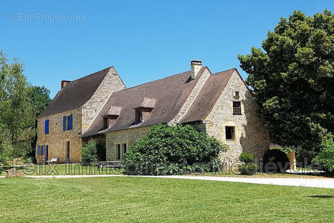 Maison à SAINTE-NATHALENE