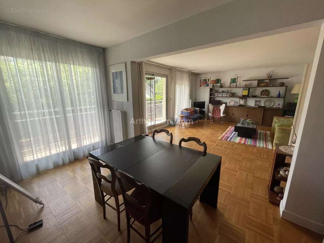 Appartement à SAINT-MAUR-DES-FOSSES