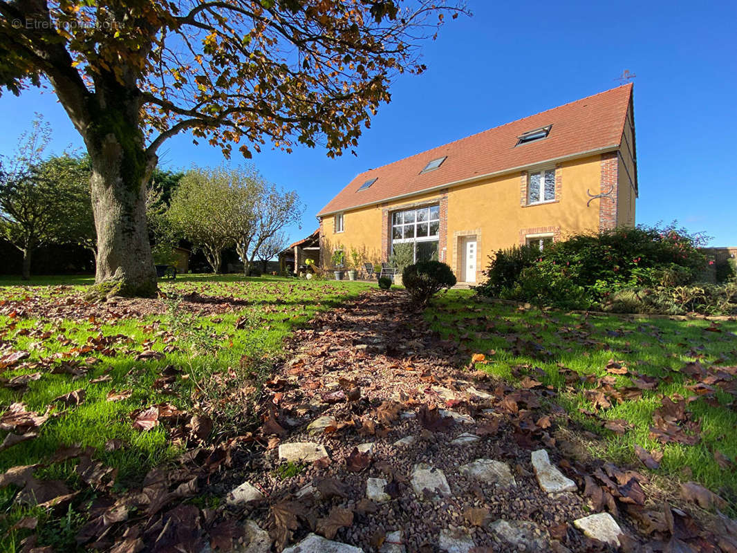 Maison à DAMVILLE