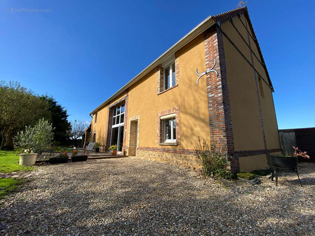 Maison à DAMVILLE