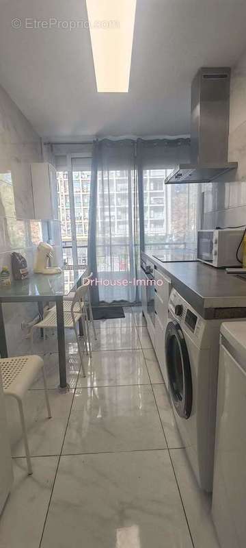 Appartement à MARSEILLE-1E