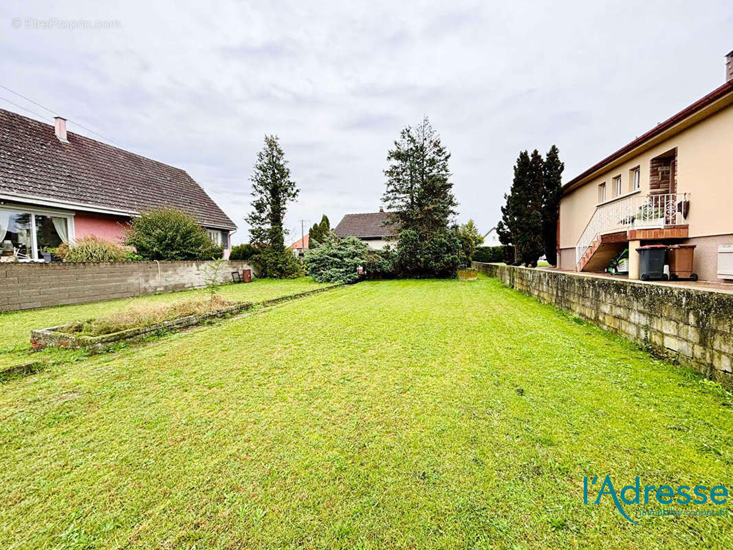 Maison à SAINTE-CROIX-EN-PLAINE