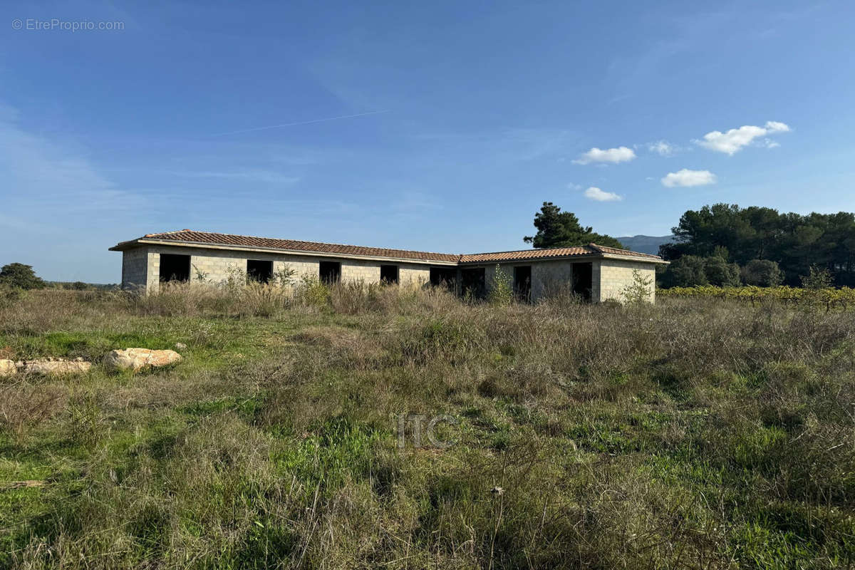 Maison à POURRIERES