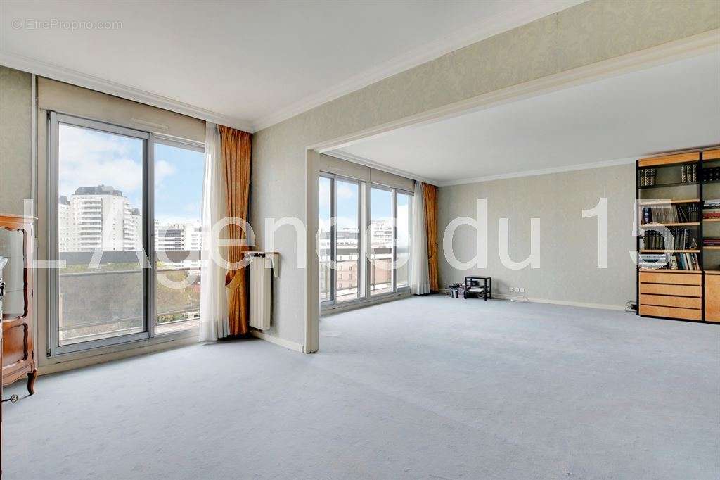 Appartement à PARIS-15E