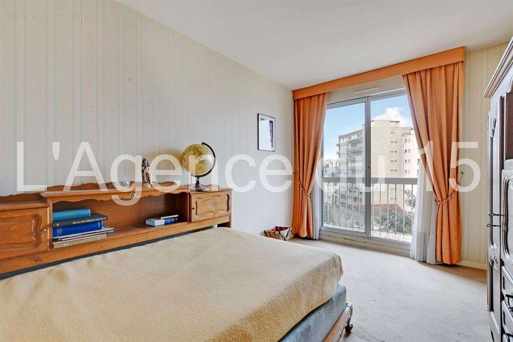 Appartement à PARIS-15E