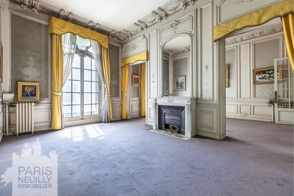 Appartement à PARIS-17E