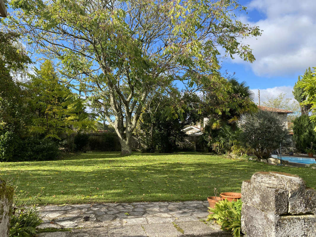 jardin - Maison à BROSSAC