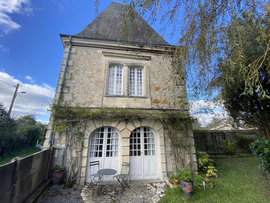 pigeonnier - Maison à BROSSAC