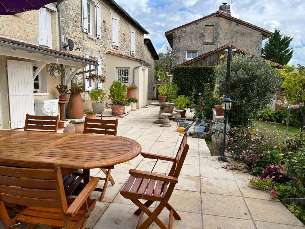 Charente house for sale - TCPF - 05 - Maison à AUBETERRE-SUR-DRONNE