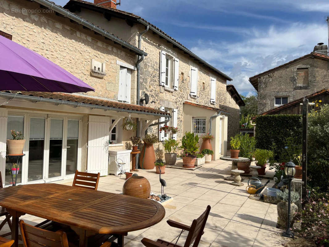 Charente house for sale - TCPF - 08 - Maison à AUBETERRE-SUR-DRONNE