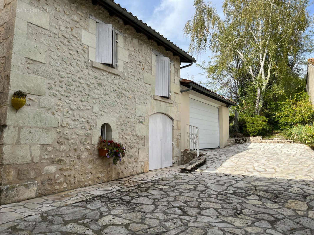 Charente house for sale - TCPF - 13 - Maison à AUBETERRE-SUR-DRONNE