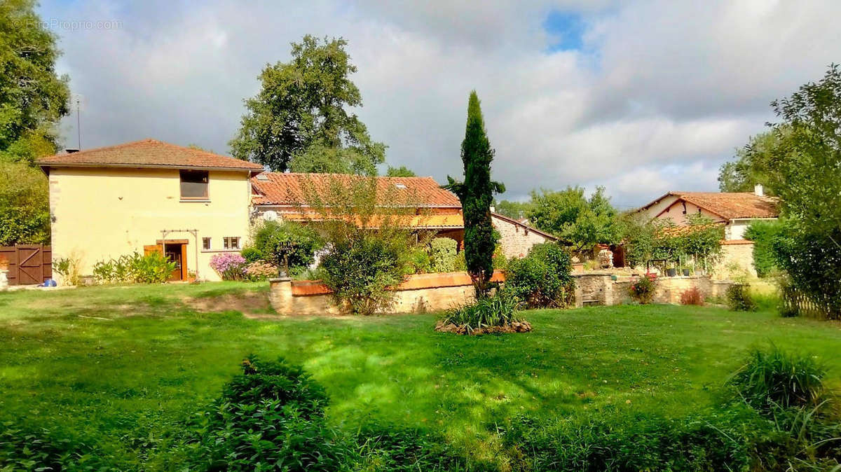 OVERVIEW - Maison à ROUMAZIERES-LOUBERT