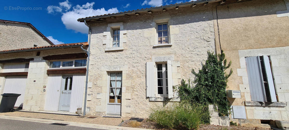 Charente maison a vendre for sale. House for sale  - Maison à BONNES